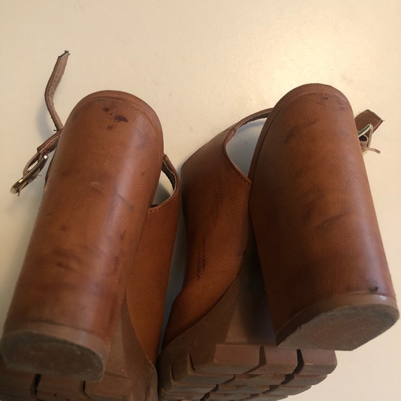 Platform Sandal - Picture 3 of 5